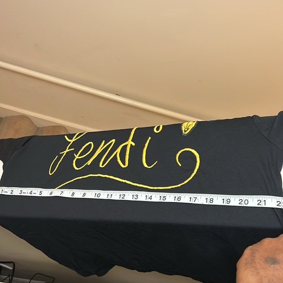 Neatly word Fendi tshirt..fit like an XL pit to pit 22 - Picture 5 of 5